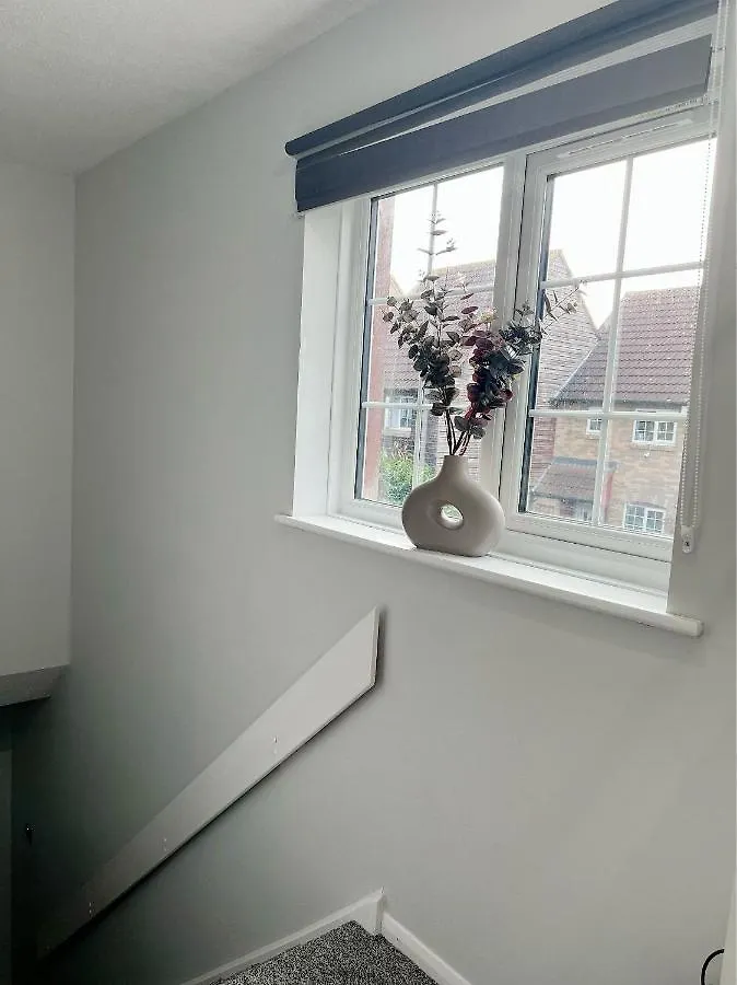 Stunning Apartment In Beckton With Private Entrance London