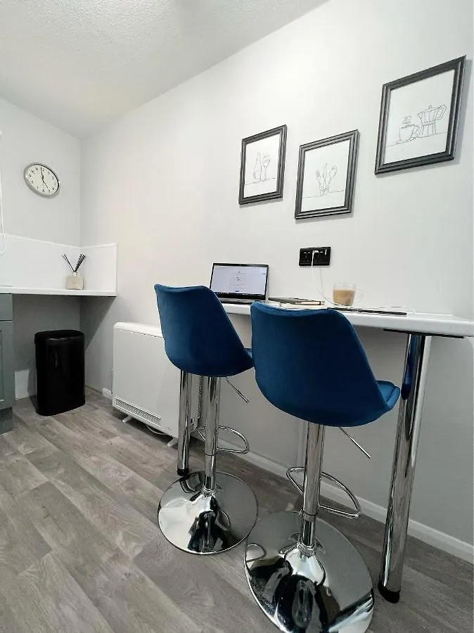 Stunning Apartment In Beckton With Private Entrance London Nyaraló