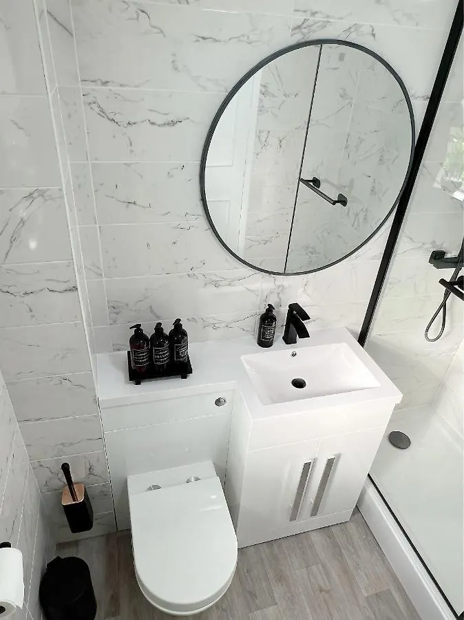 Stunning Apartment In Beckton With Private Entrance London Nyaraló